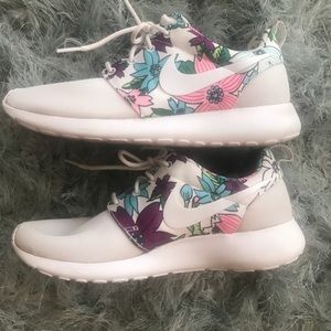 Nike sneakers so cute!